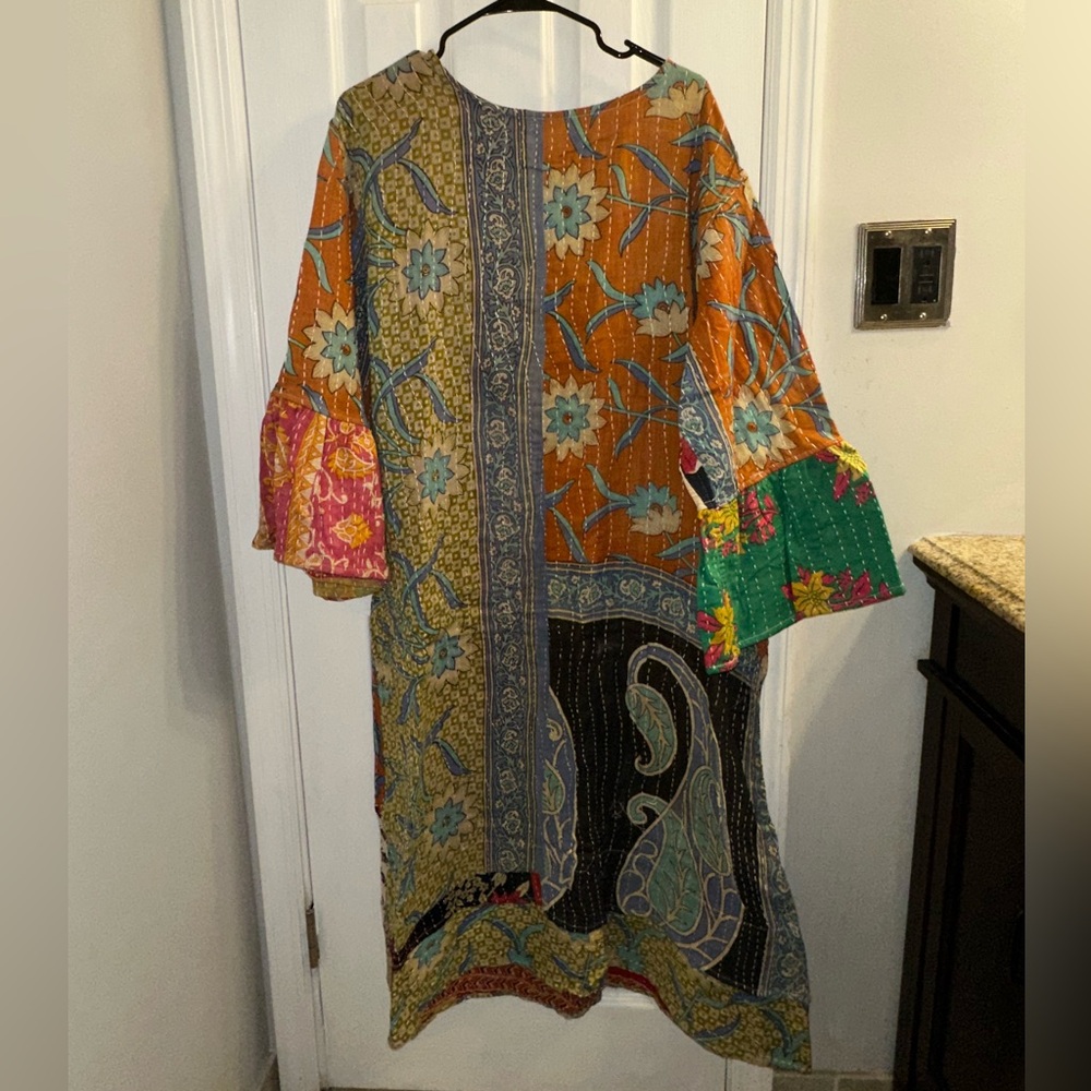Kaantha Karma Reversible Patchwork Bell Sleeve Fl… - image 1